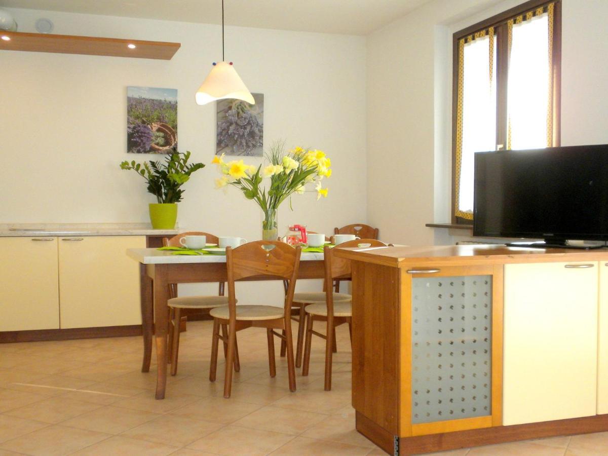 Beautiful With Garden And Fireplace Lazise
